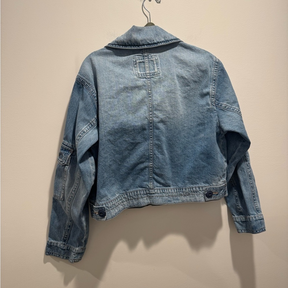 American Eagle Dreamy Drape Cargo cropped Jean jacket - Picture 5 of 5
